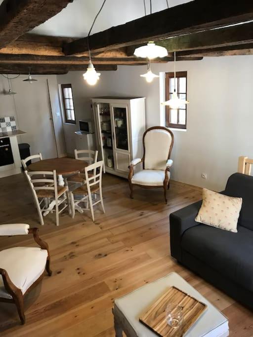 Petite Maison Medievale ปาคเตอเนย์ ภายนอก รูปภาพ