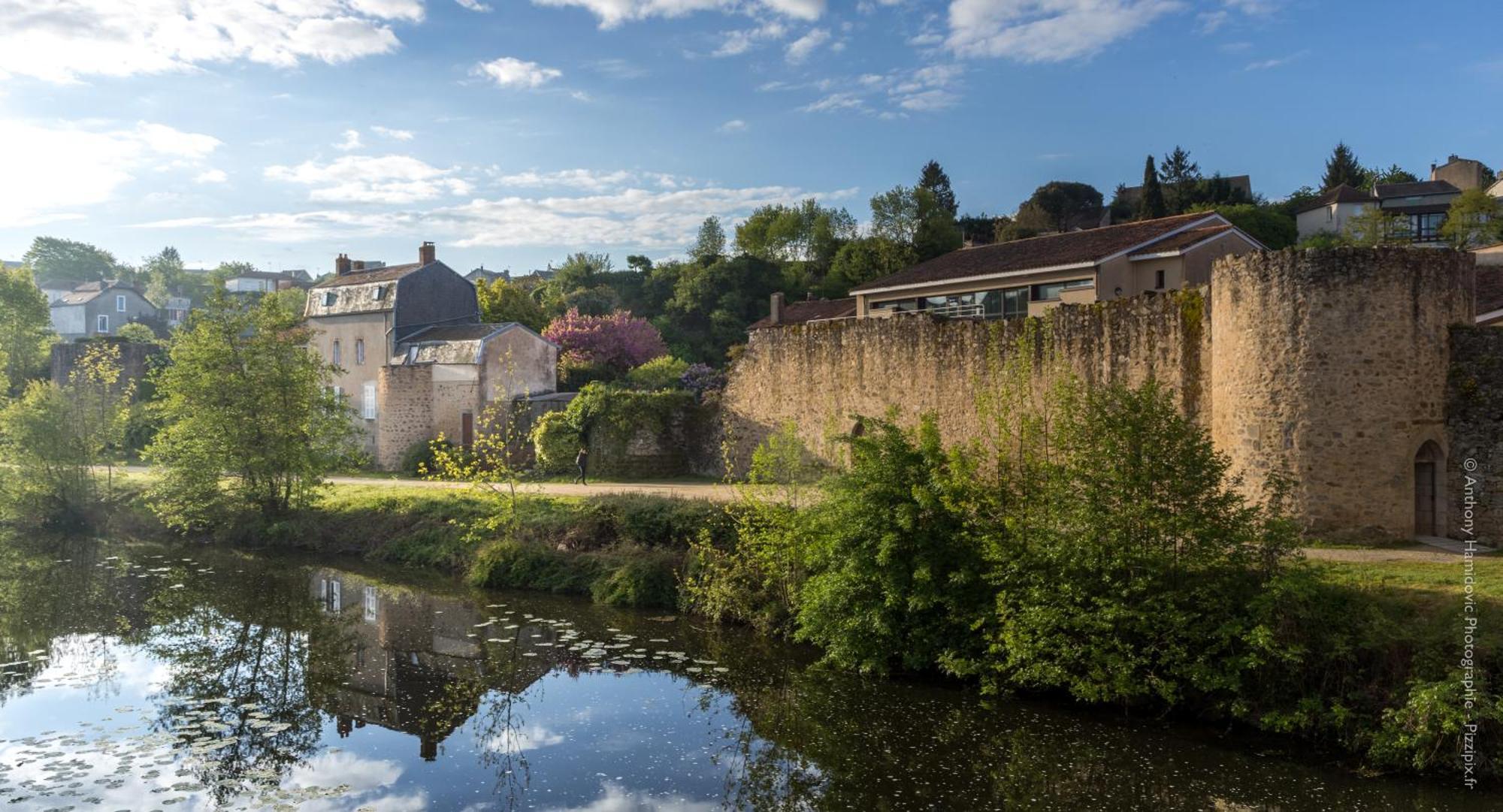 Petite Maison Medievale ปาคเตอเนย์ ภายนอก รูปภาพ